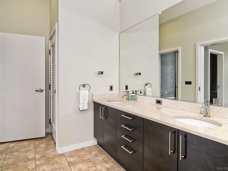 800 The Mark Ln #202 — Photo 18