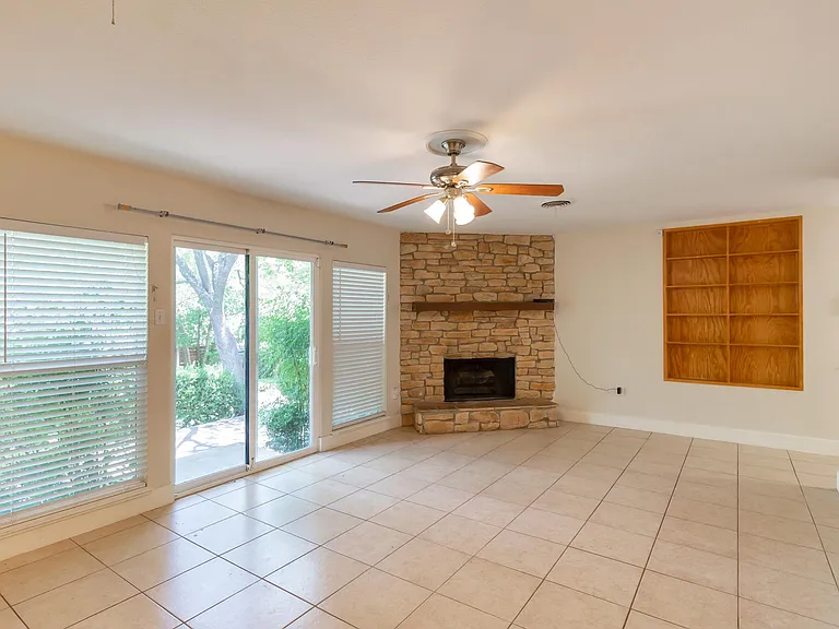 back living area, opposite view