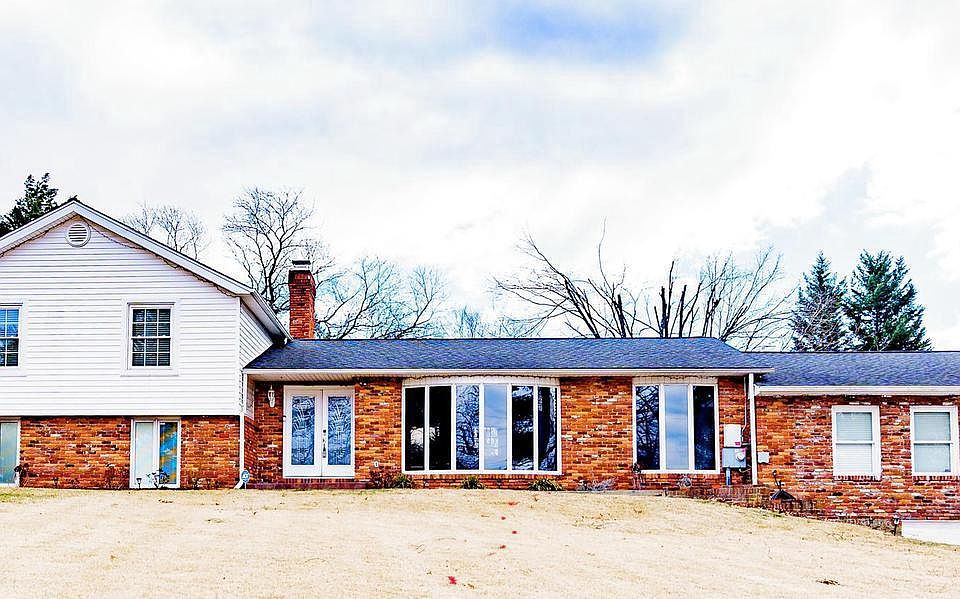 1st image of 907 Reece Rd