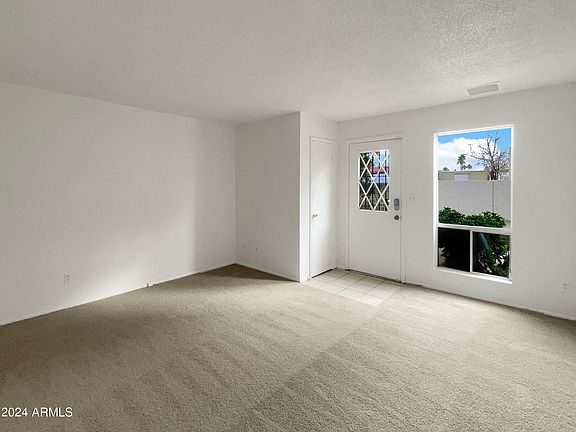 3rd image of 619 N PIONEER Circle