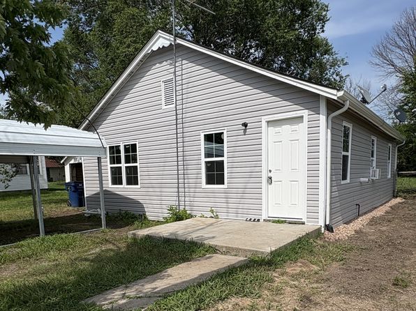 221 N Walnut