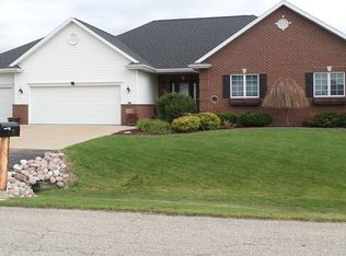 1910 Lydia Ln, Appleton, WI 54915