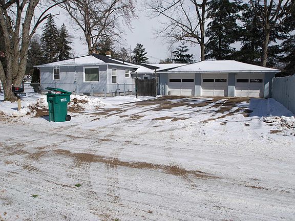 3rd image of 2162 Greenwood Rd