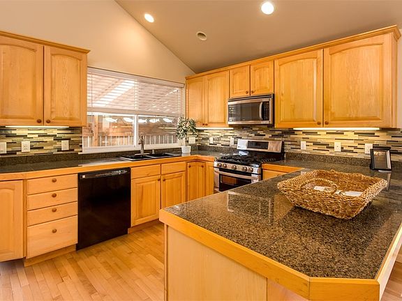 2nd image of 2348 NE Thistle Ct