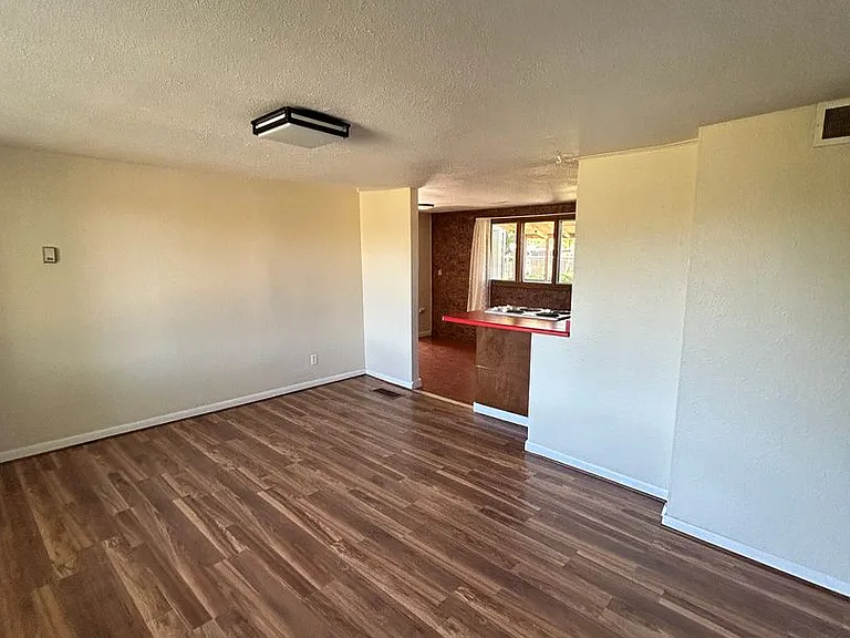 3310 Keokuk St — Photo 3