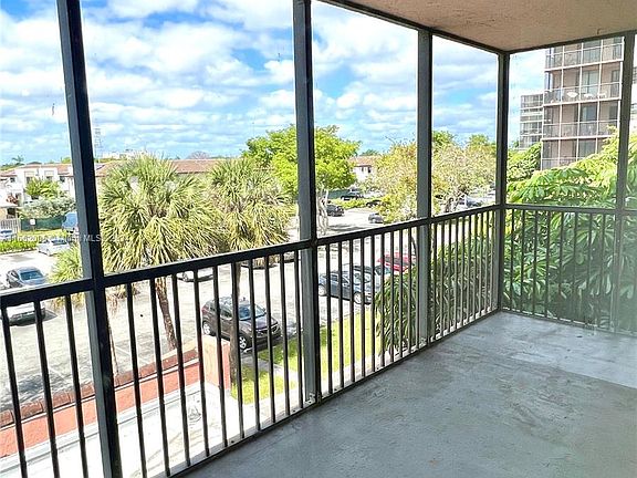 5th image of 20860 San Simeon Way APT 301-6