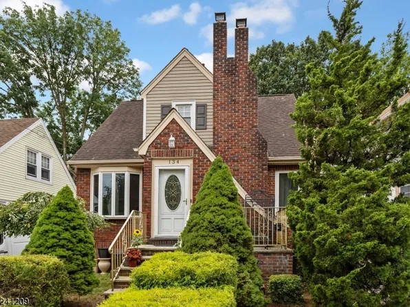 134 E Pleasant Ave, Maywood Boro, NJ 07607