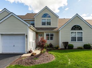 70 Muirfield Ct, Poughkeepsie, NY 12603