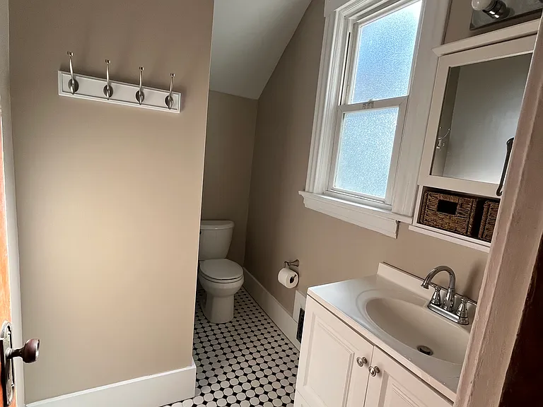 2531 Vestry Ave — Photo 4