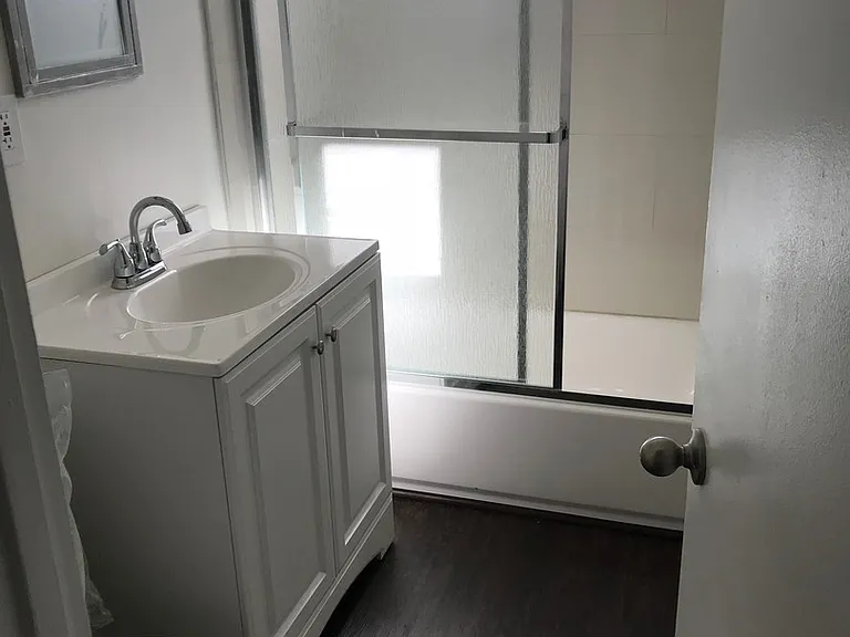 1148-1156 W Valencia Dr — Photo 30