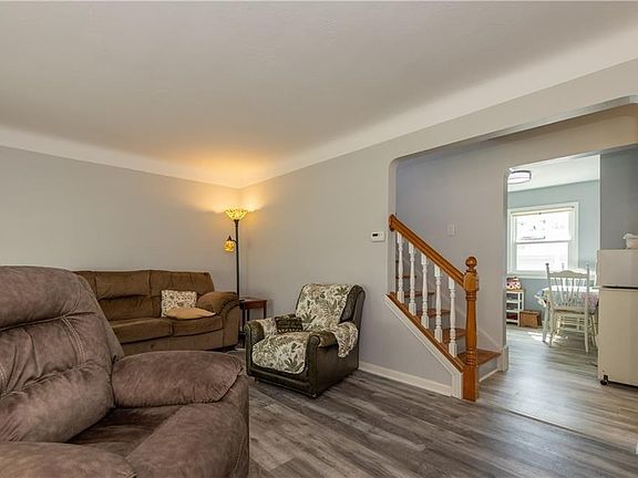 4th image of 372 Beechwood Dr