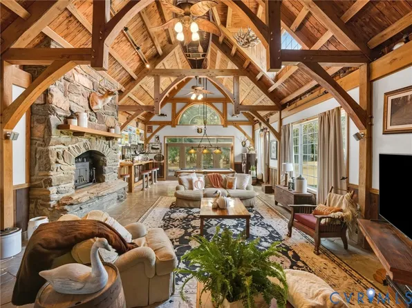 1024 Back Mountain Rd, Dillwyn, VA 23936