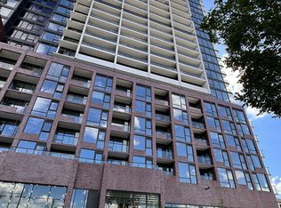 28 Ann St #605, Mississauga, ON L5G3G1