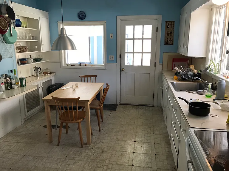 39 Varick Rd — Photo 12