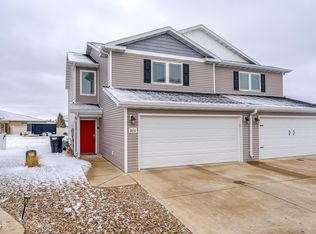 2616 Douglas Pl SE, Mandan, ND 58554