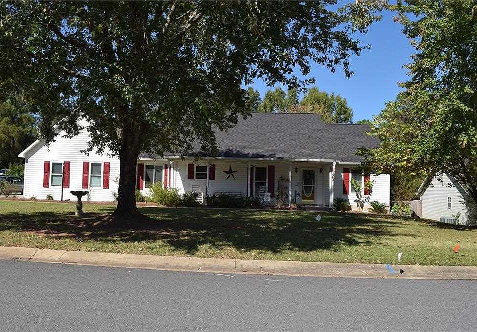 2nd image of 109 Gleneagle Dr