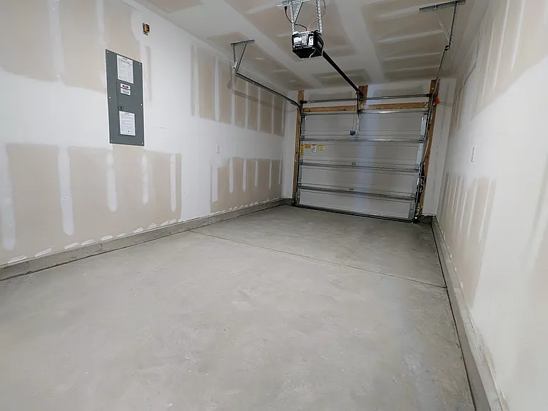 314 Honeystone St — Photo 15