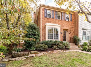 9815 Spillway Ct, Burke, VA 22015