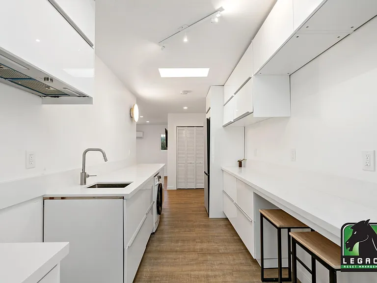 1124 W 49th St #1/2 — Photo 4