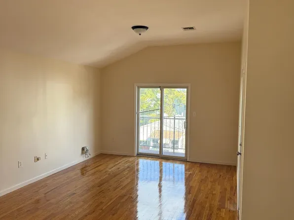 99 Fulton Avenue image 3 of 15