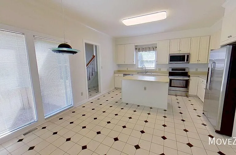2400 Tweedmore Ct — Photo 12