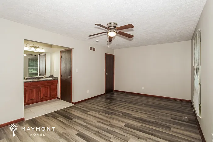 8233 Lake Ridge Dr — Photo 9