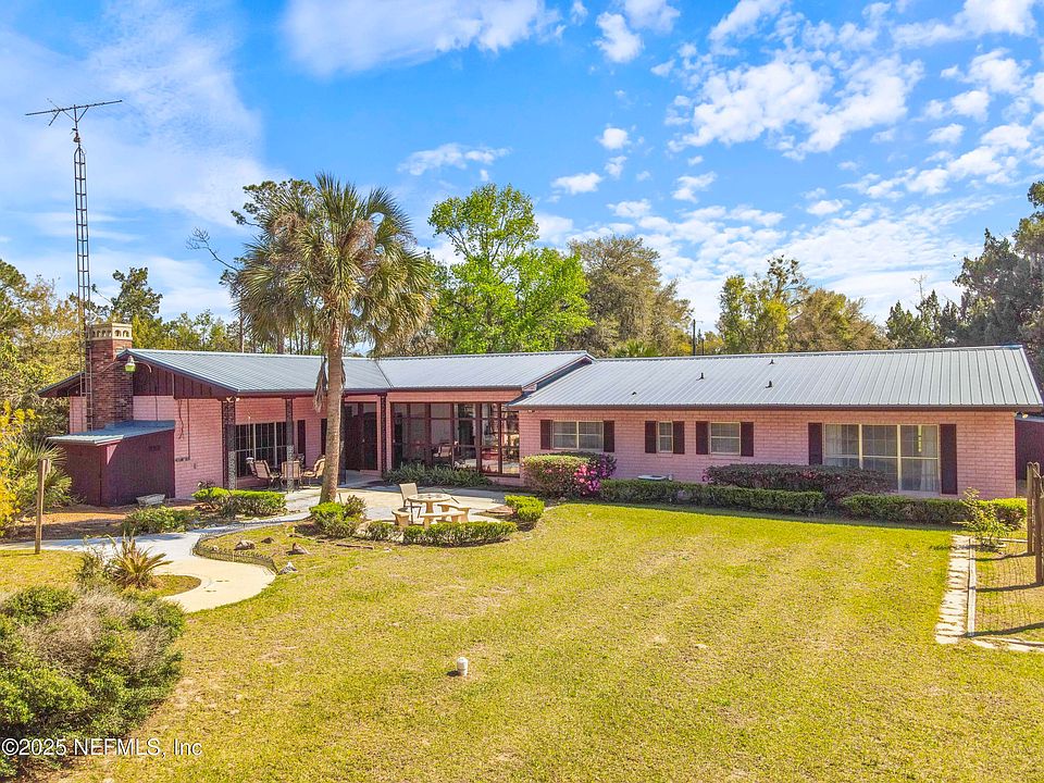1st image of 114 E CAMELOT Drive