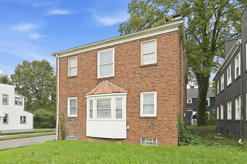 1 bed, 1.0 bath, $750 — Photo 2