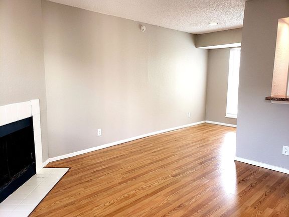 3rd image of 1901 N Fitzhugh Ave APT 22