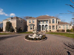 18 Otter Ln, Egg Harbor Township, NJ