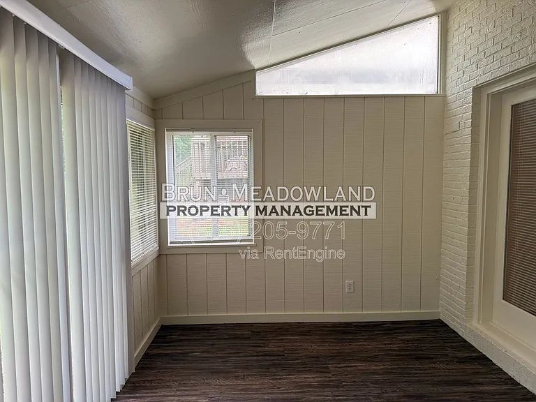 10409 Victoria Dr #D — Photo 19