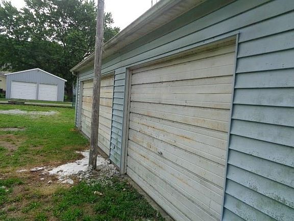 2nd image of 249 1st St