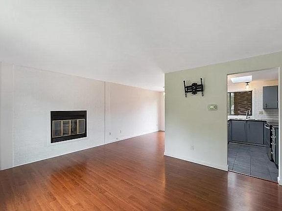 5th image of 20408 57th Ave NE