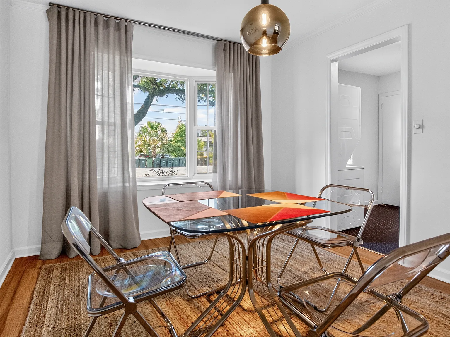 2 bed, 1100 sqft, $2,500 — Photo 3