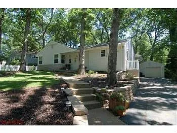 1408 Crossbrook Dr photo 1