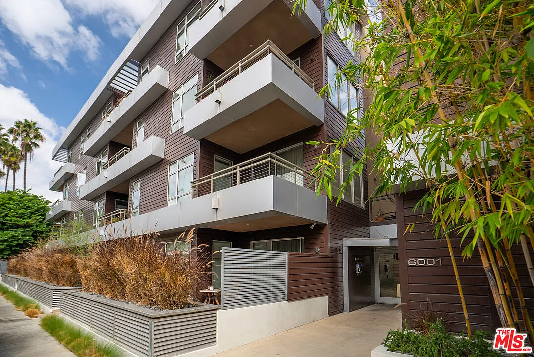 1 bed, 1.0 bath, 870 sqft, $3,900 — Photo 1