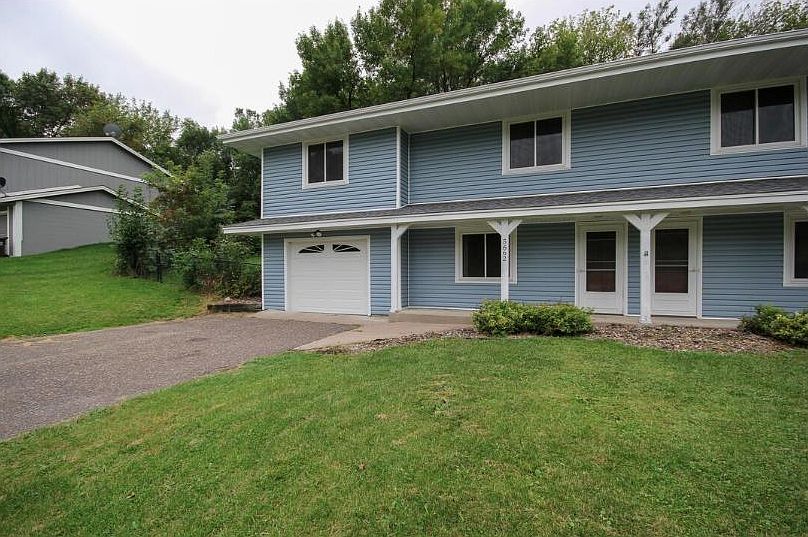front of home, single car garage
