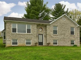 311 Pine Ln, Coraopolis, PA 15108