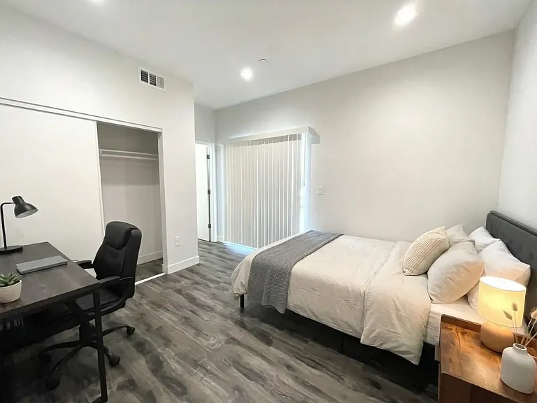 1638 N Soto St — Photo 15