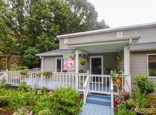 100 Trapper Ln, Vinton, VA 24179