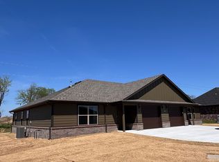 1115 Center Court Cir, Grove, OK 74344