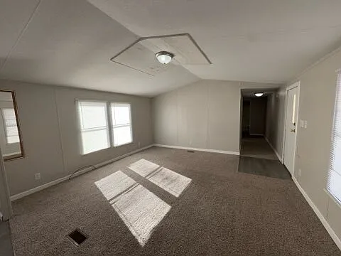 3 bed, 2.0 bath, $950 — Photo 3