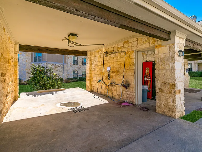 Dry Creek Ranch Apartments — Photo 49