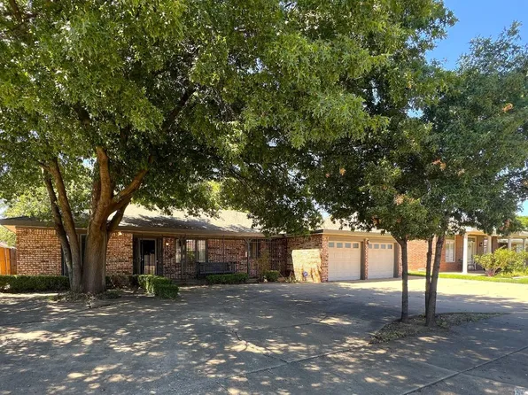 803 Cedar Ave, Idalou, TX 79329
