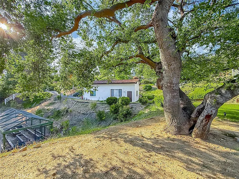 130 Dapplegray Rd — Photo 51