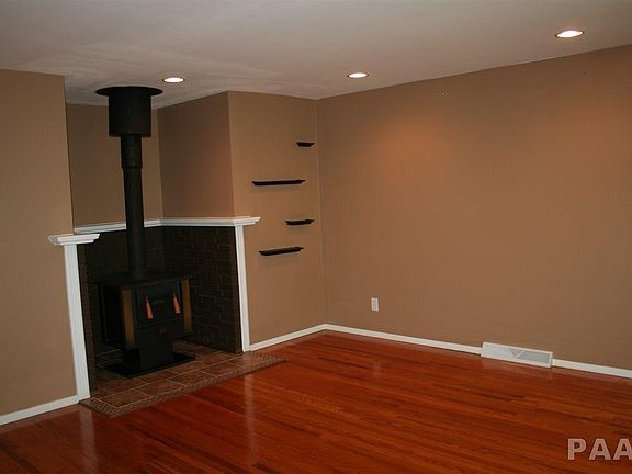 4th image of 2119 W Orlando Dr