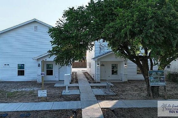2nd image of 1136 W Fronton St #3