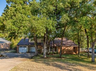 7129 Meadowbrook Dr, Fort Worth, TX 76112