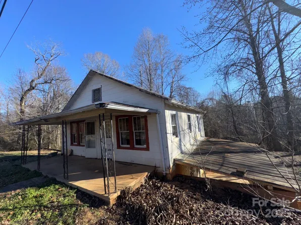 3133 Ed Bowman St, Morganton, NC 28655