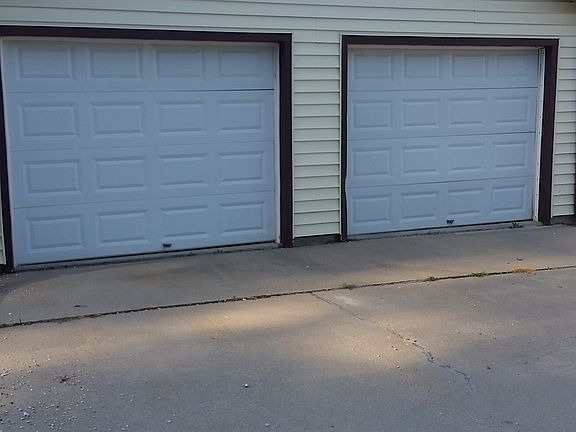 2nd image of 607 E Saint Clair St